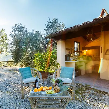 Villa Amore, A Romantic Hilltop In Lucca