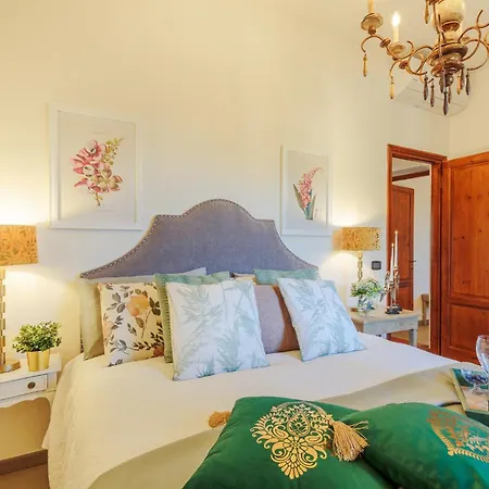 Amore, A Romantic Hilltop In * Lucca