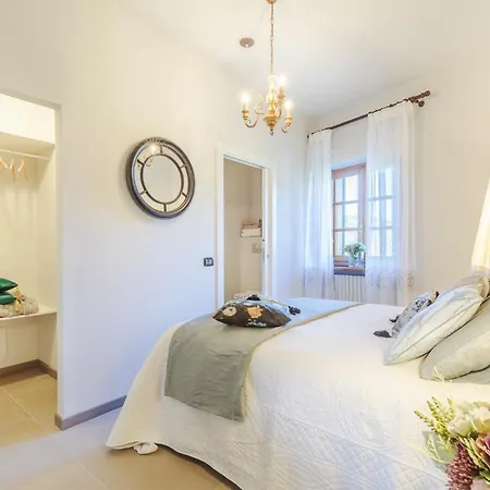 Villa Amore, A Romantic Hilltop In Lucca