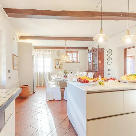 Villa Amore, A Romantic Hilltop In