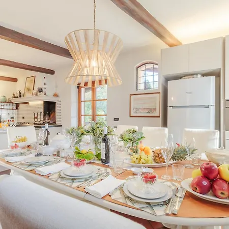 Amore, A Romantic Hilltop In Willa